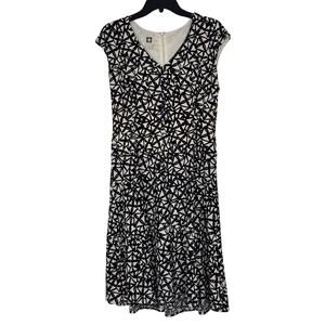 Anne Klein Black Off White V Neck Sheath Dress Women's Size 8 Minimalist Classic